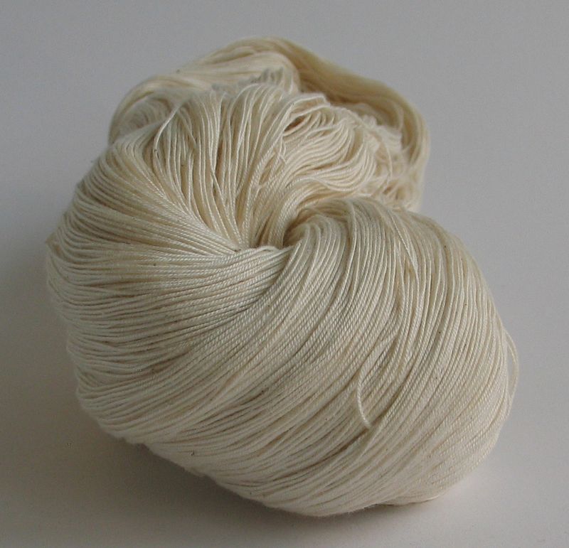 12/4 MERCERISERT UBLEKET BOMULL F. 4200 (FÅ ANTALL IGJEN)